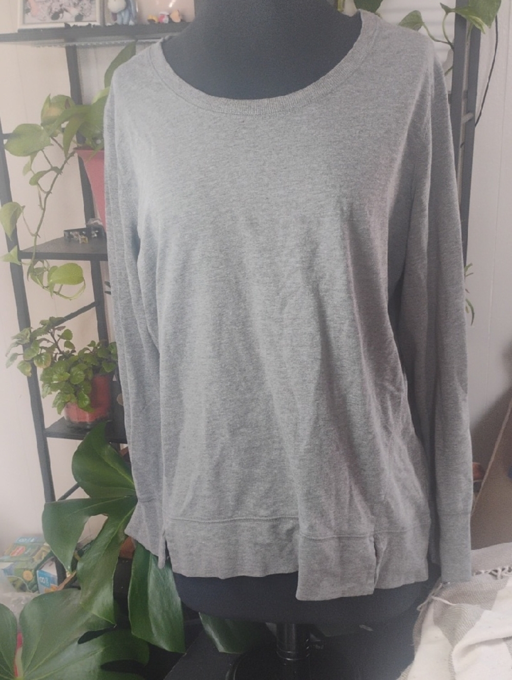 Light Gray Long Sleeve Pullover Sweatshirt